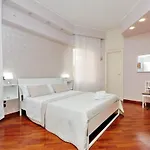 Piazza San Giovanni 4*
