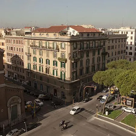 Couette-café Piazza San Giovanni 4*