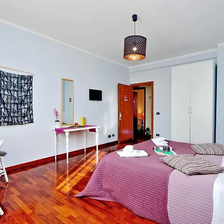 Piazza San Giovanni 4* Rome