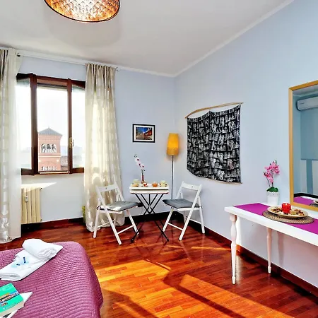Couette-café Piazza San Giovanni 4*