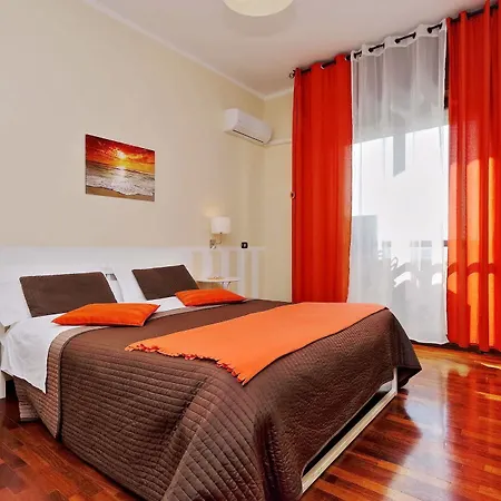 Piazza San Giovanni 3* Rome